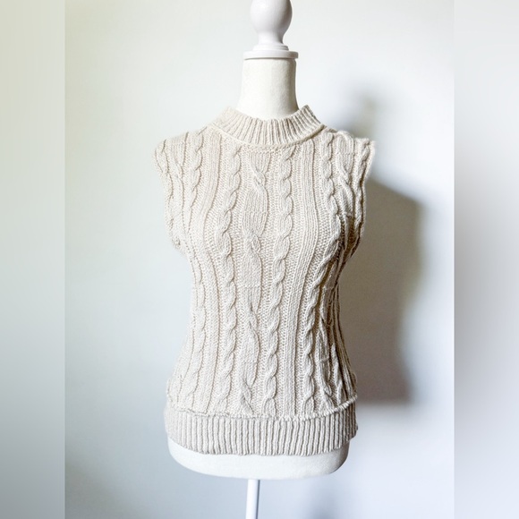 By Together Chunky Knit Vest - Picture 1 of 5